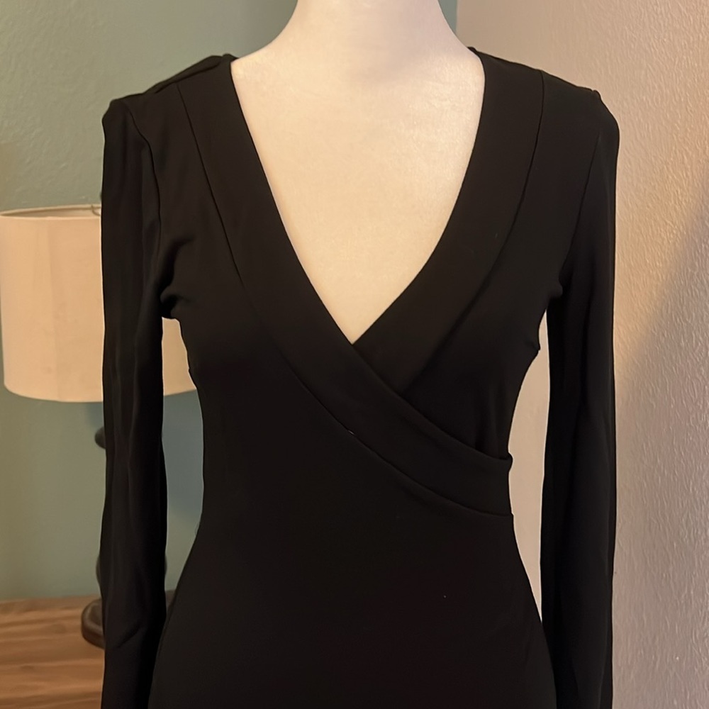 Silence + Noise Deep VNeck Faux Wrap Dress Size Small - Picture 2 of 15